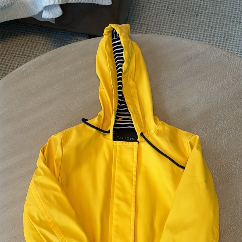 Women’s raincoat size xs